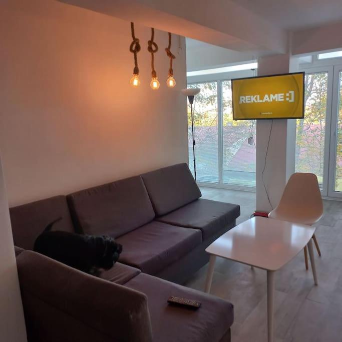 Lovely 1- Bedroom Condo Close To Downtown スコピエ エクステリア 写真