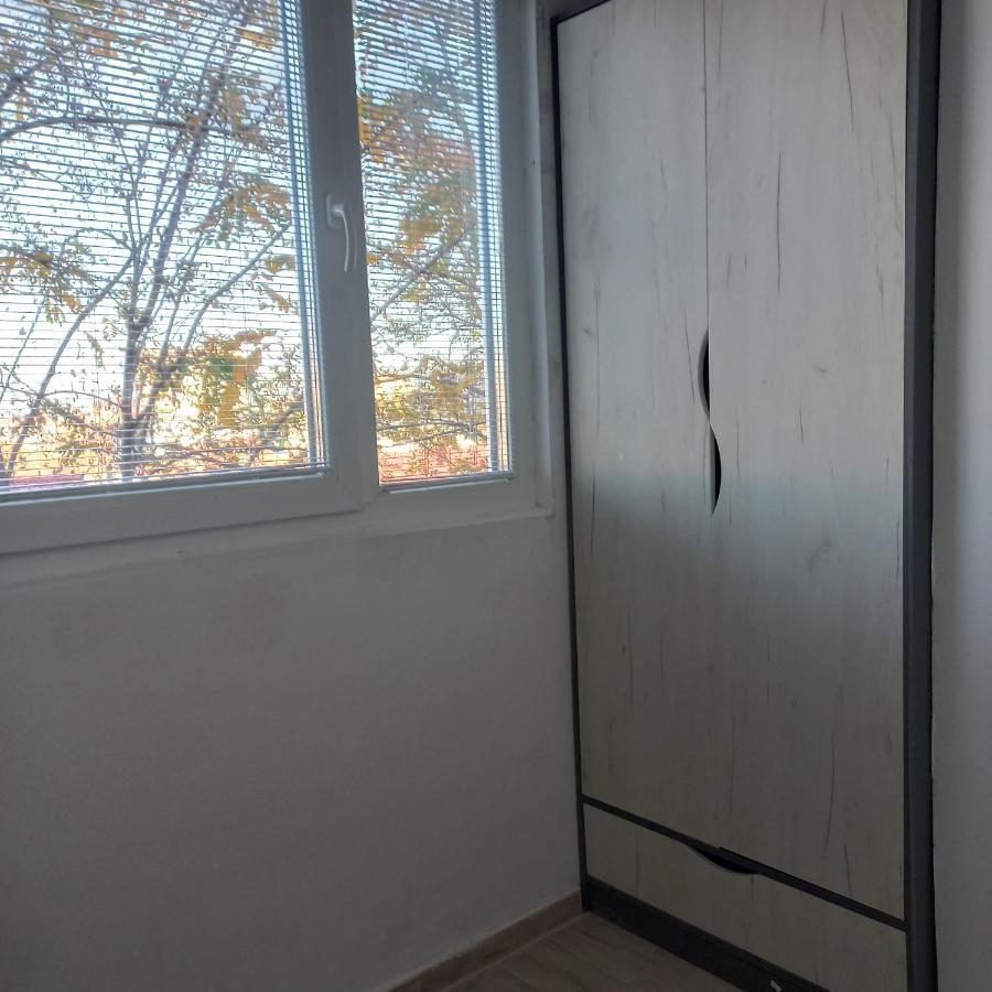 Lovely 1- Bedroom Condo Close To Downtown スコピエ エクステリア 写真